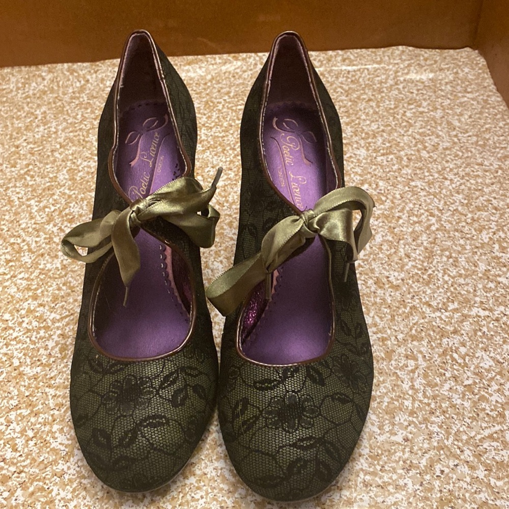 Poetic Licence ribbon tie heel shoes size 6 36 1/2 Sweet Ending green new in box